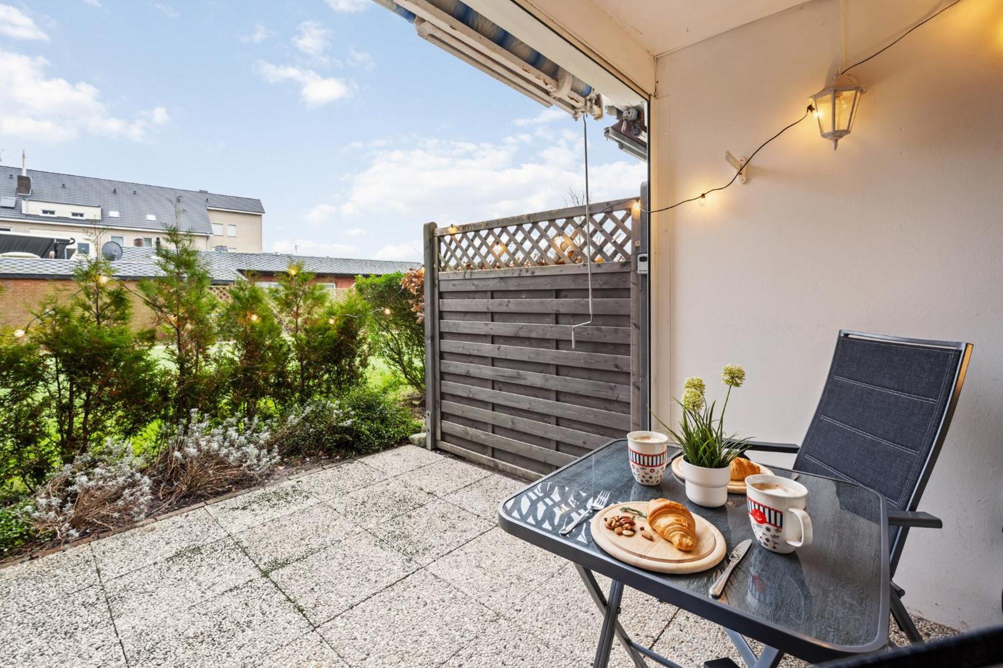 Greypearl - Ruhig Gelegen Mit Terrasse - Strandnaehe - Parkplatz - Wlan บือซุม ภายนอก รูปภาพ